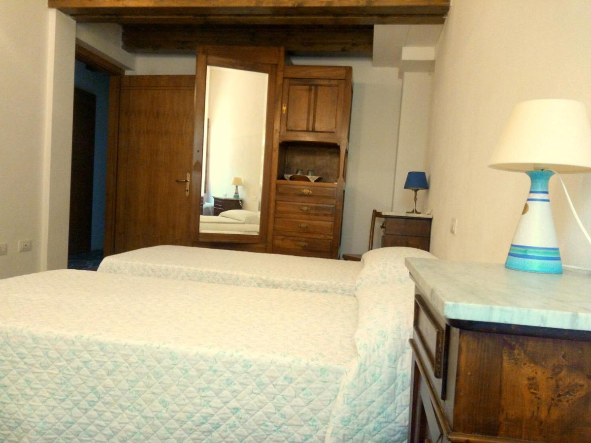 Lierus B&B Gonnosfanàdiga Екстериор снимка