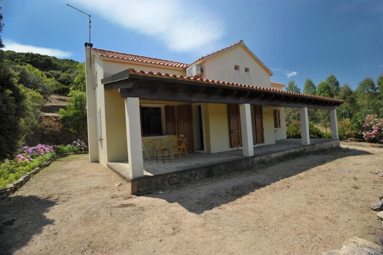 Lierus B&B Gonnosfanàdiga Екстериор снимка